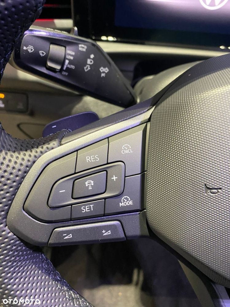 Volkswagen T-Roc 1.5 TSI R-Line DSG - 12