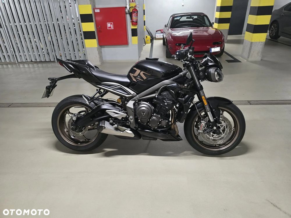 Triumph Street Triple - 1