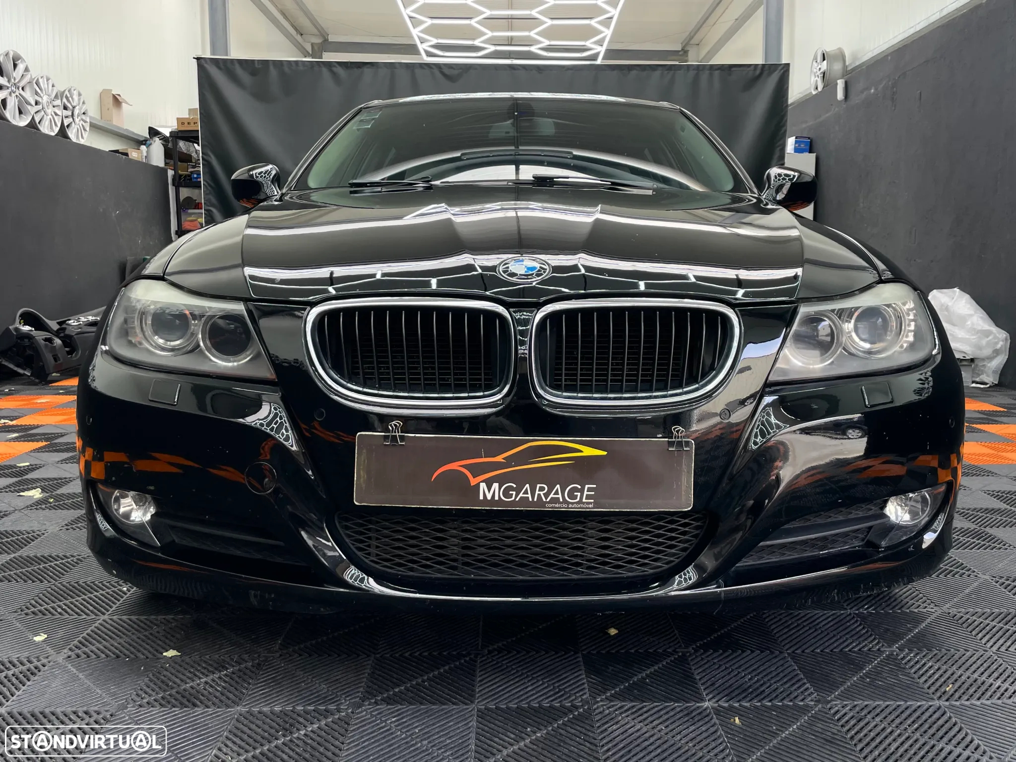 BMW 320 d Touring xDrive Navigation Auto - 12