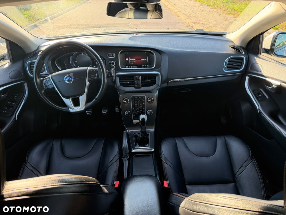 Volvo V40 D2 Momentum - 9