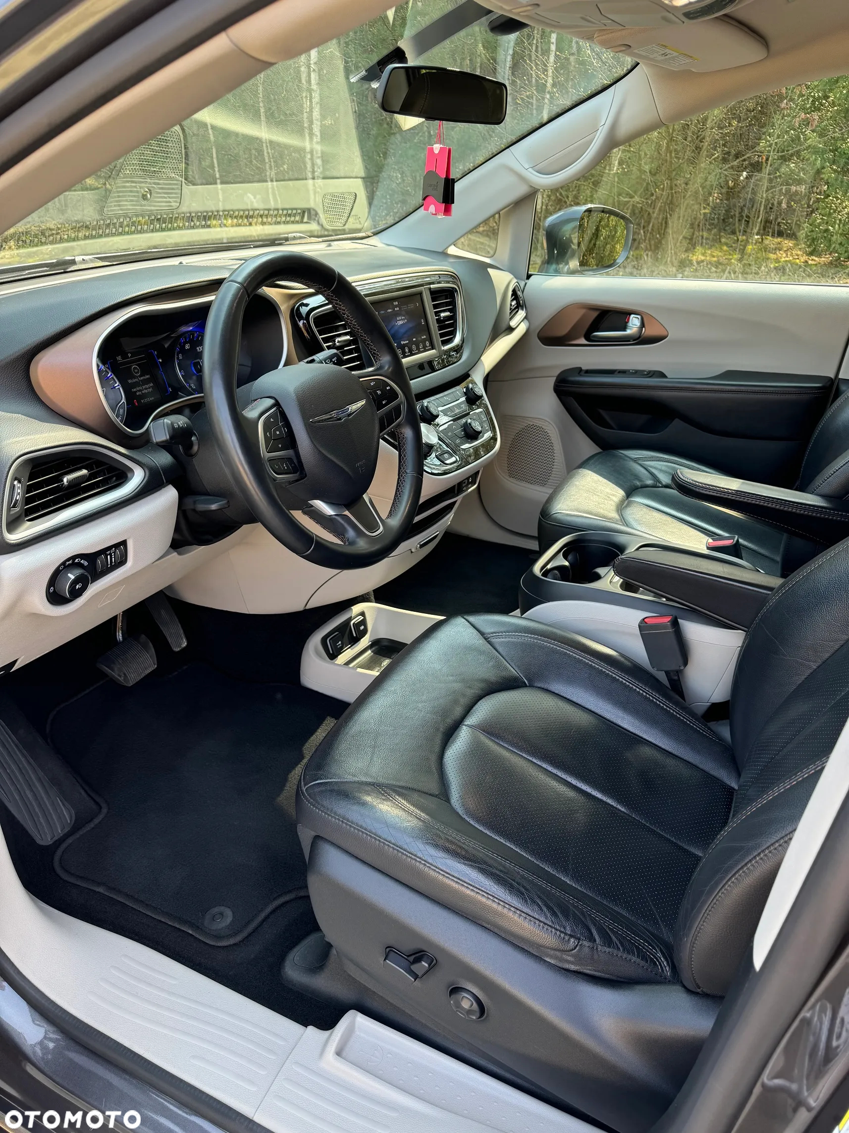Chrysler Pacifica - 7
