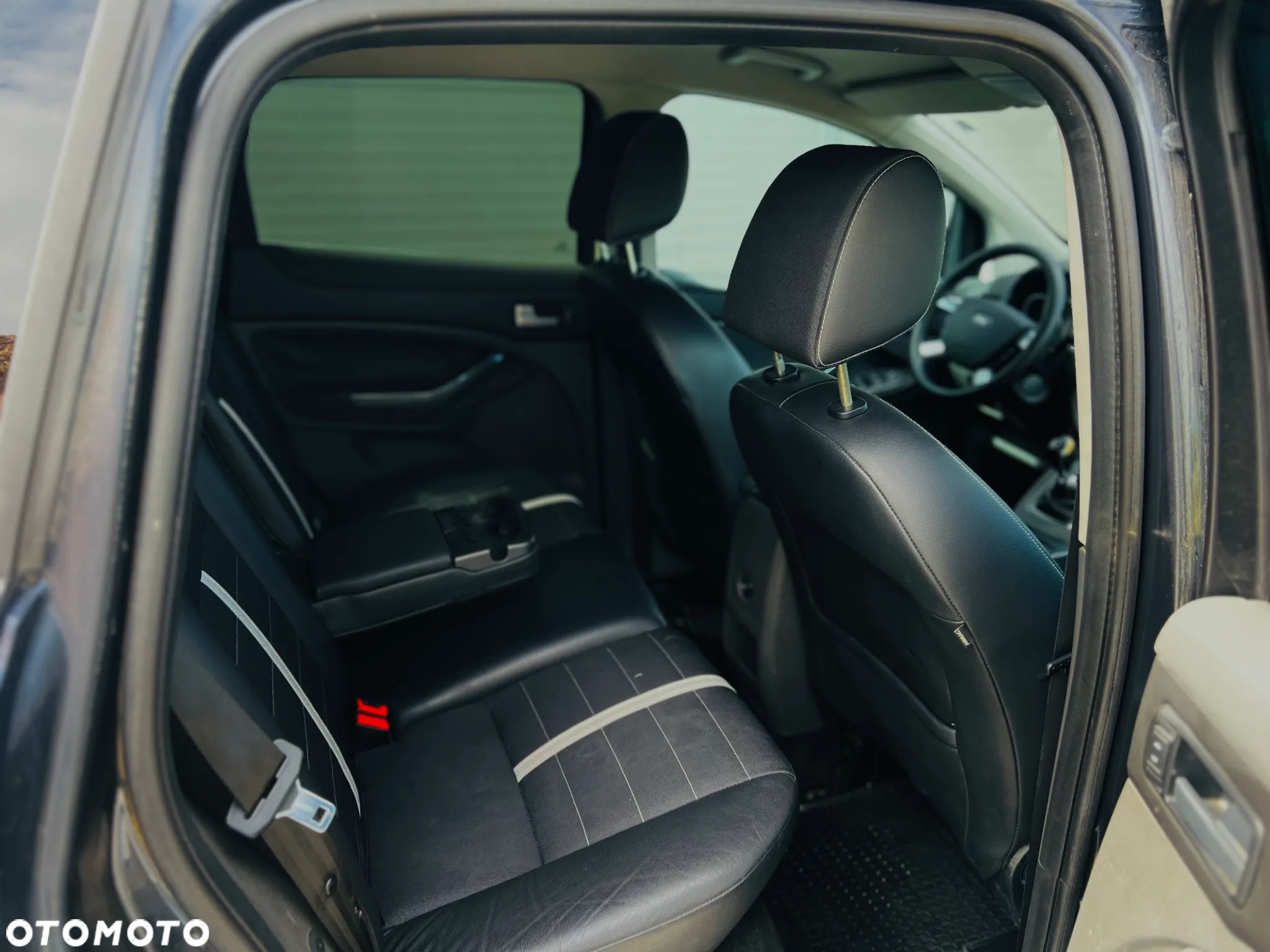 Ford Kuga 2.0 TDCi 4x4 Titanium - 12