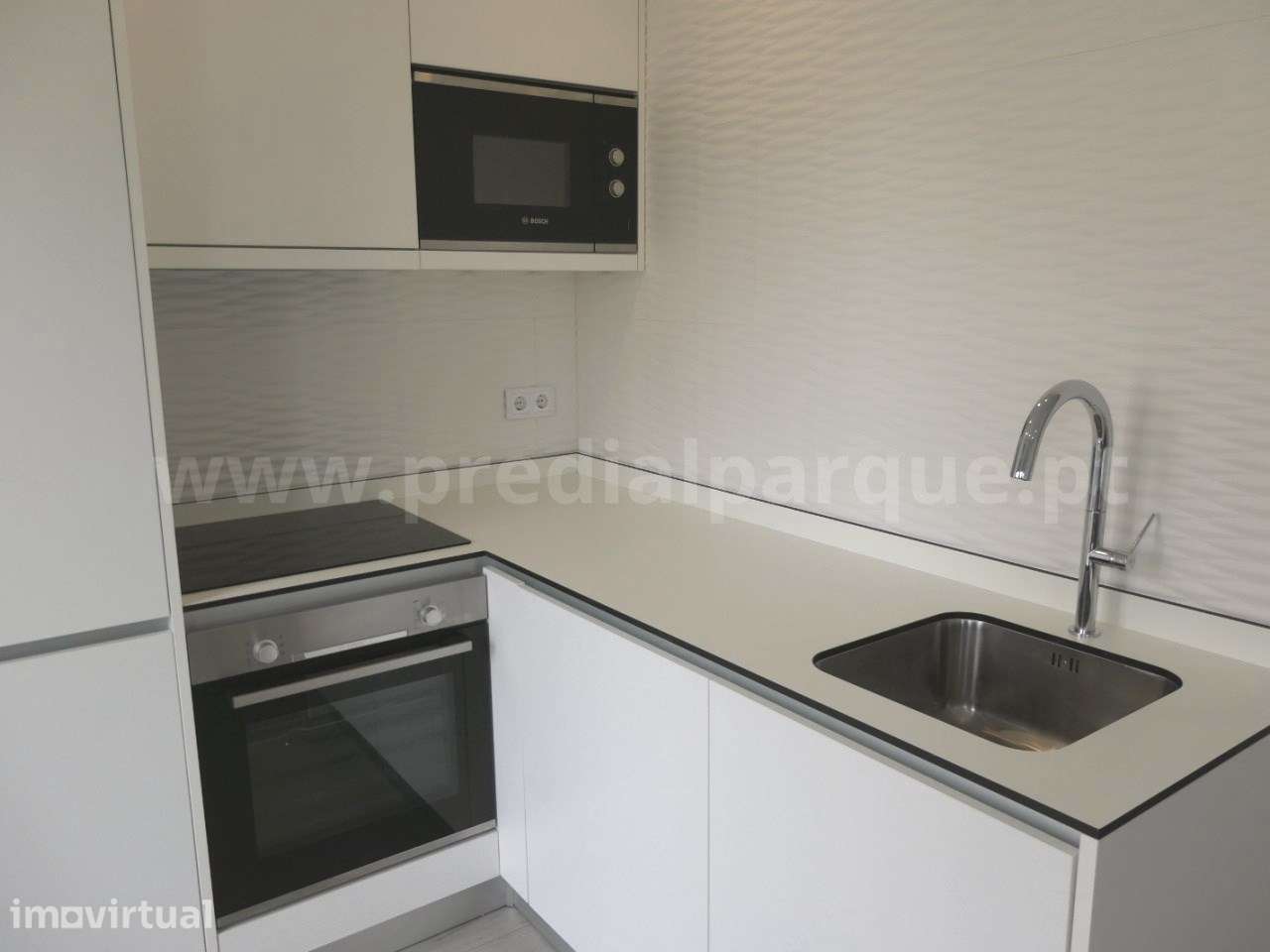 Apartamento T0 MOBILADO junto ao Palácio de Cristal - Grande imagem: 3/20