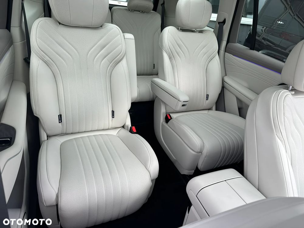 Geely M9 - 24