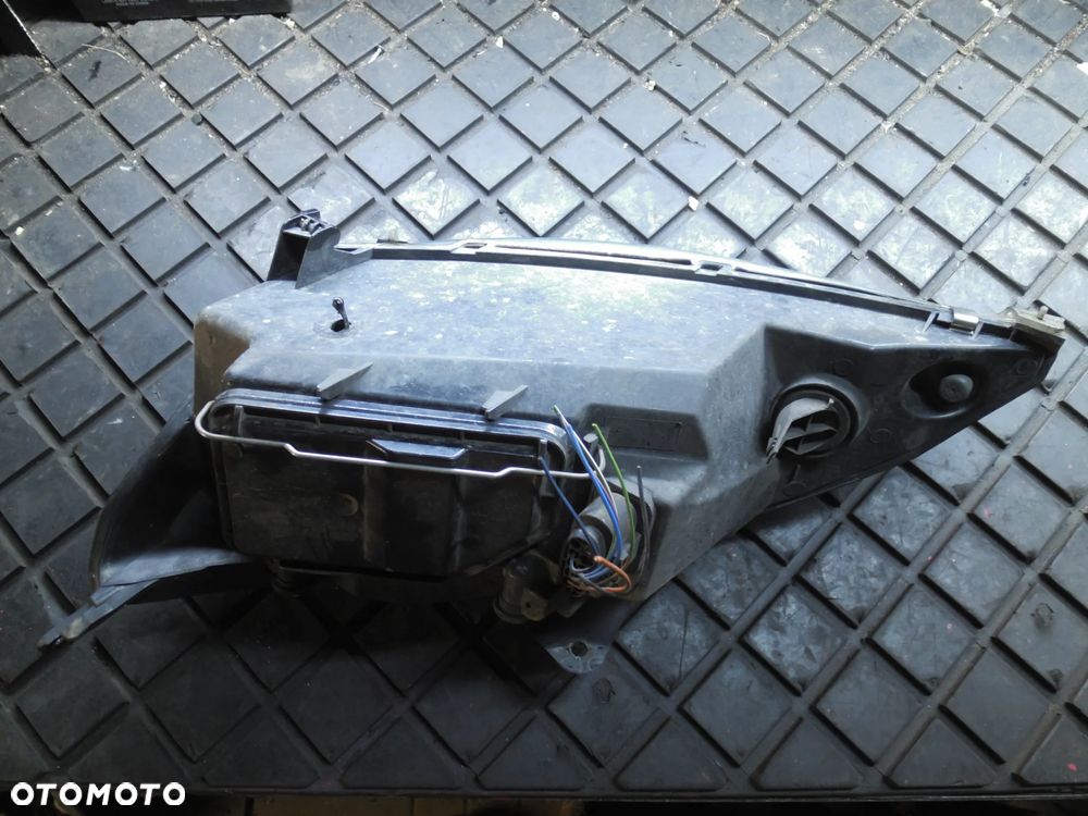 FORD FOCUS MK1 LIFT LAMPA PRZÓD PRAWA EUROPA 2M51-13W029-BE POSIADAM 2 SZT - 4