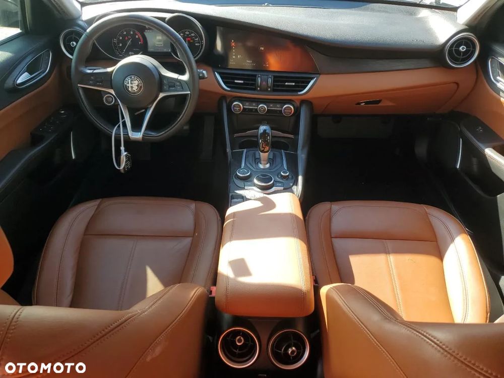 Alfa Romeo Giulia 2.0 Turbo 16V AT8-Q4 Ti - 7