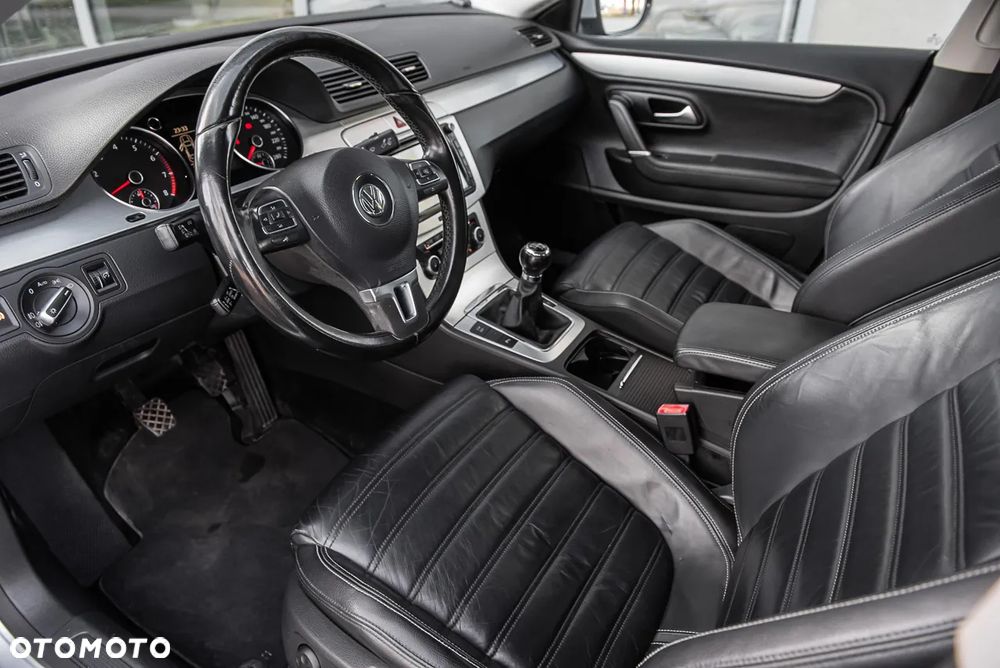 Volkswagen Passat CC 2.0 TSI Exclusive - 15