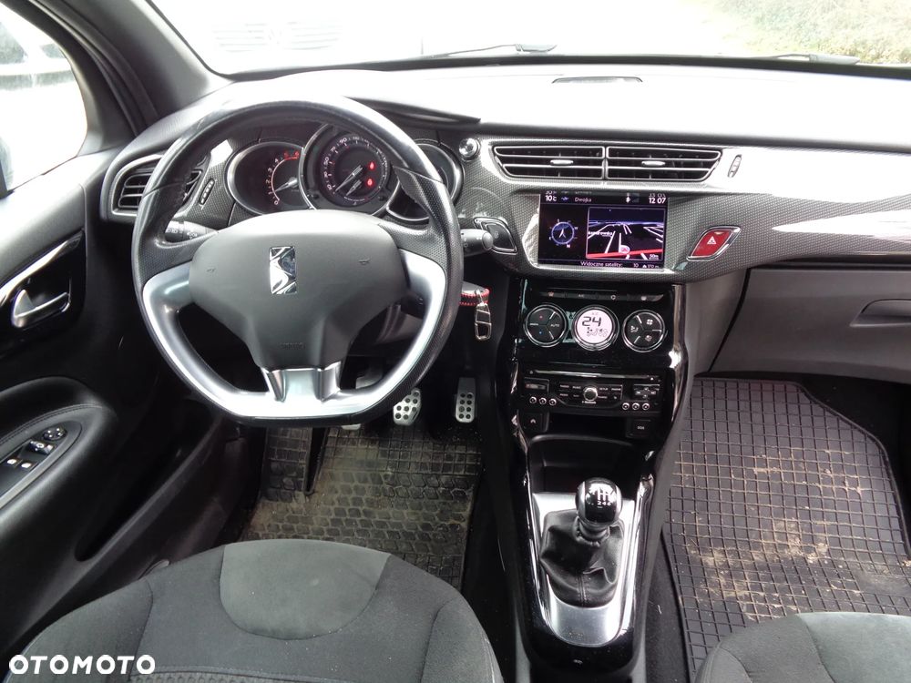 Citroën DS3 e-HDi 115 FAP Red Edition - 16