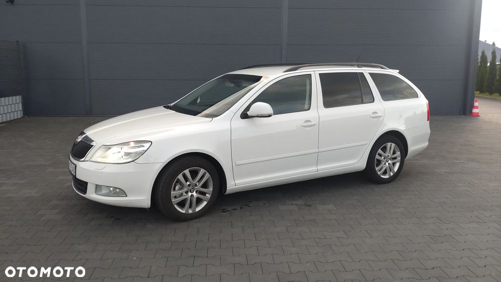 Skoda Octavia 2.0 TDI Ambiente DSG - 9