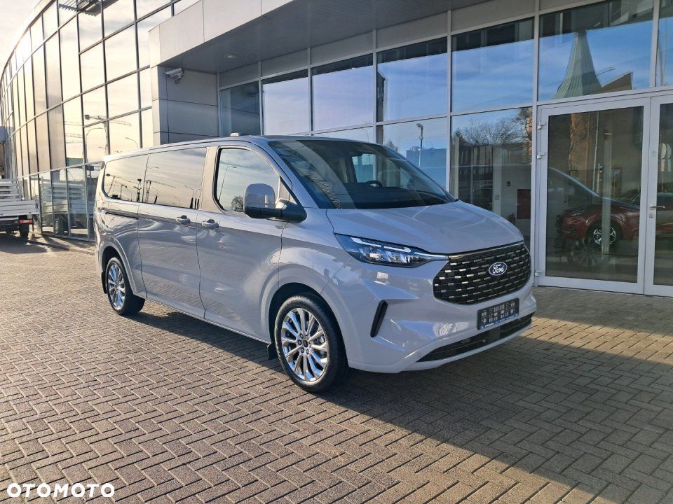 Ford Tourneo Custom - 11