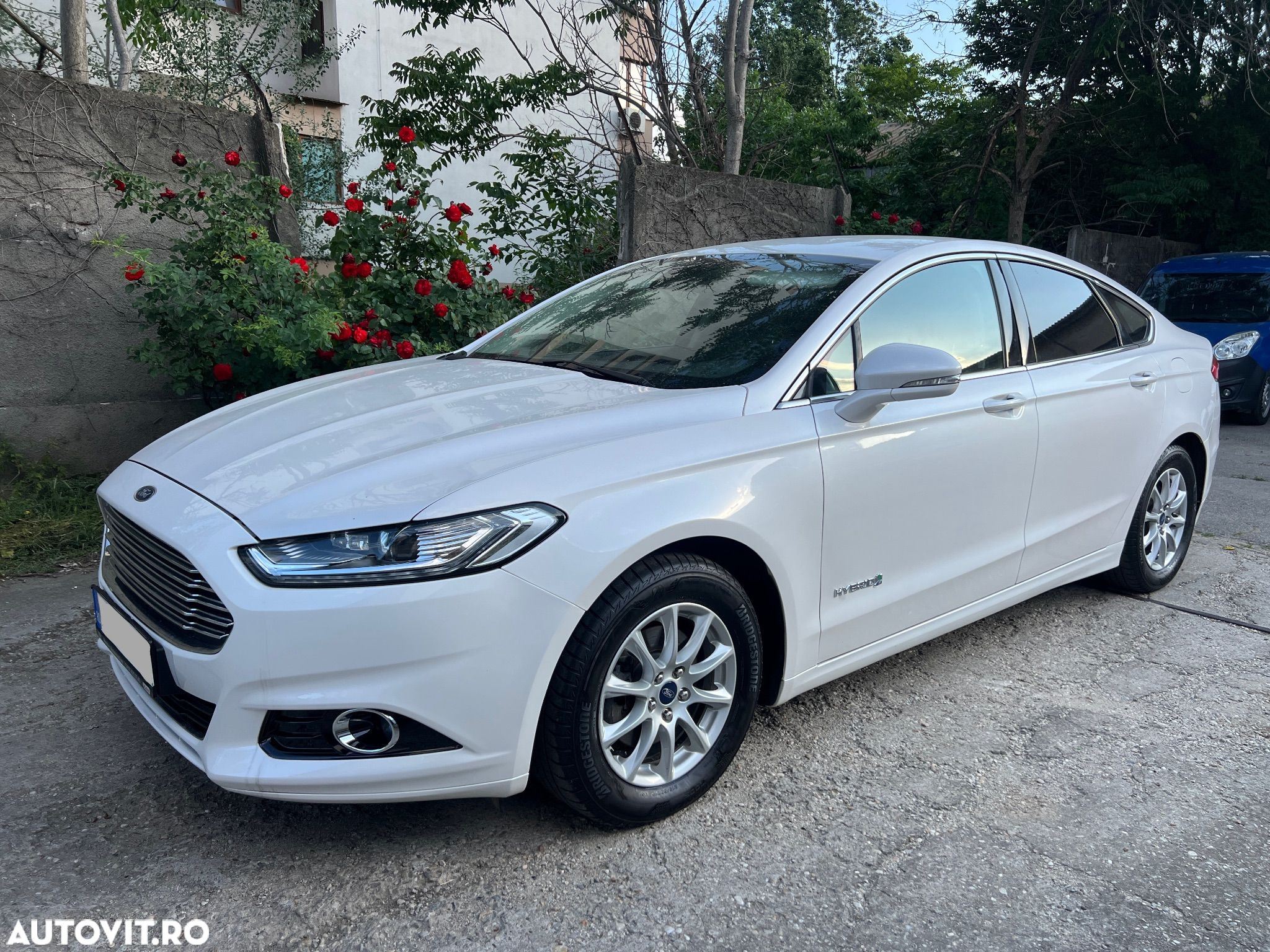 Ford Mondeo 2.0 Hybrid - 1