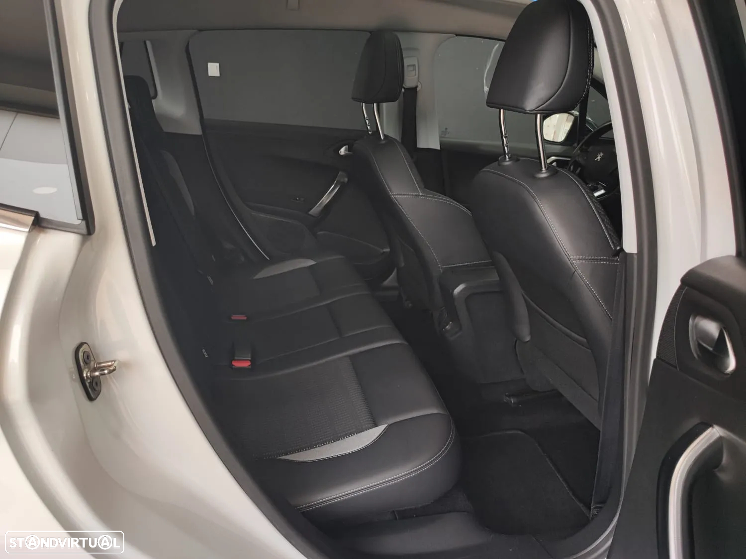 Peugeot 2008 1.4 HDi Allure - 39