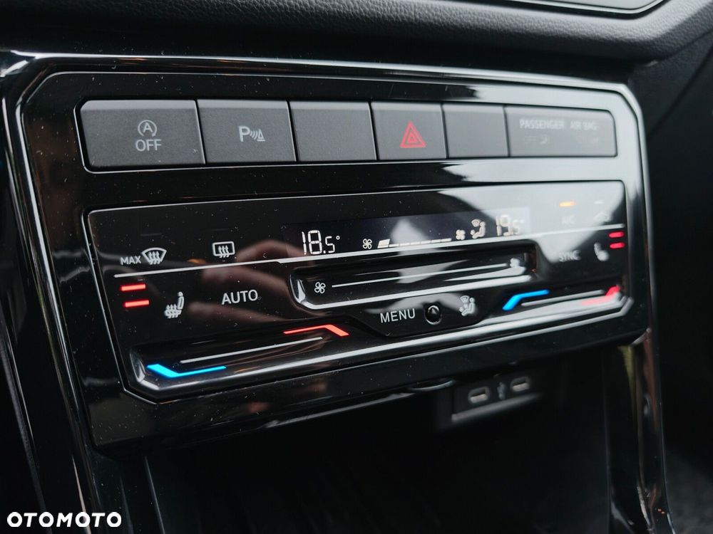 Volkswagen T-Cross - 22