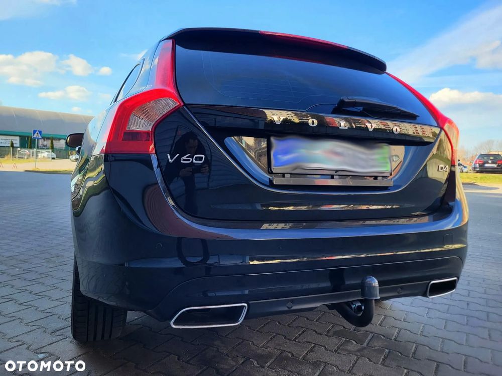 Volvo V60 D4 Momentum - 25