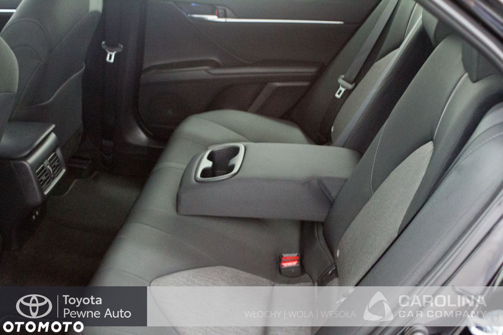 Toyota Camry - 14