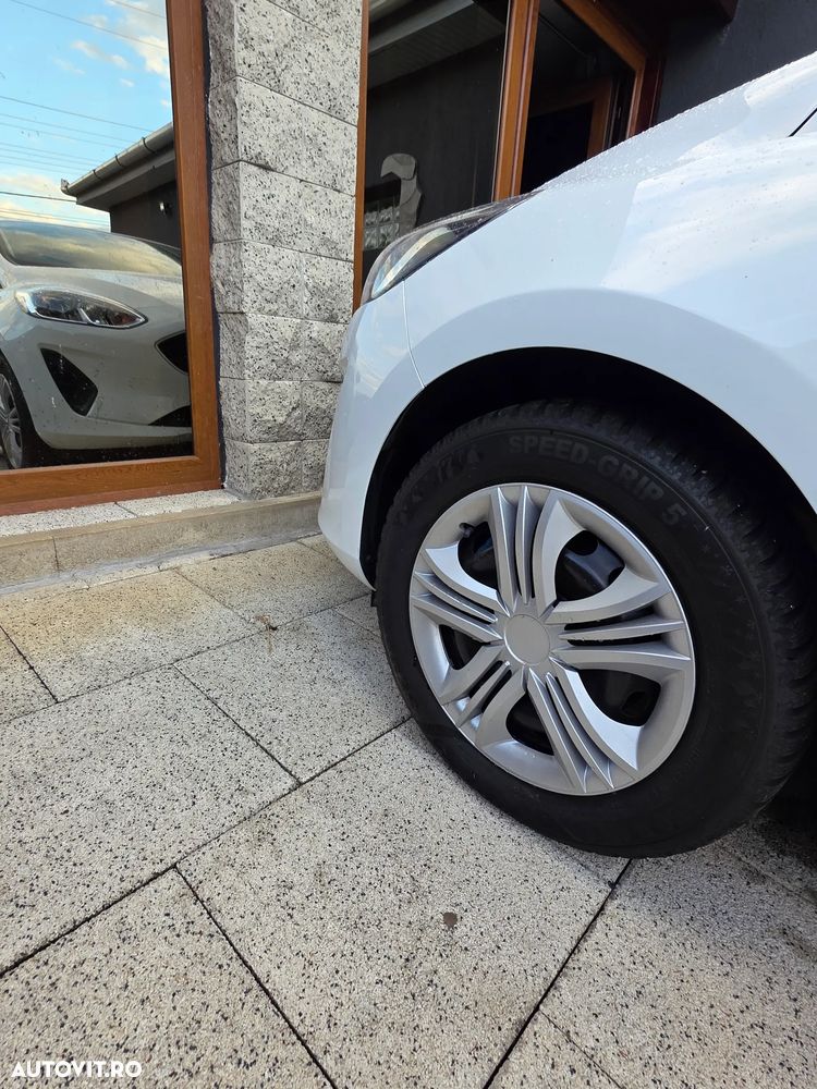 Ford Fiesta - 11
