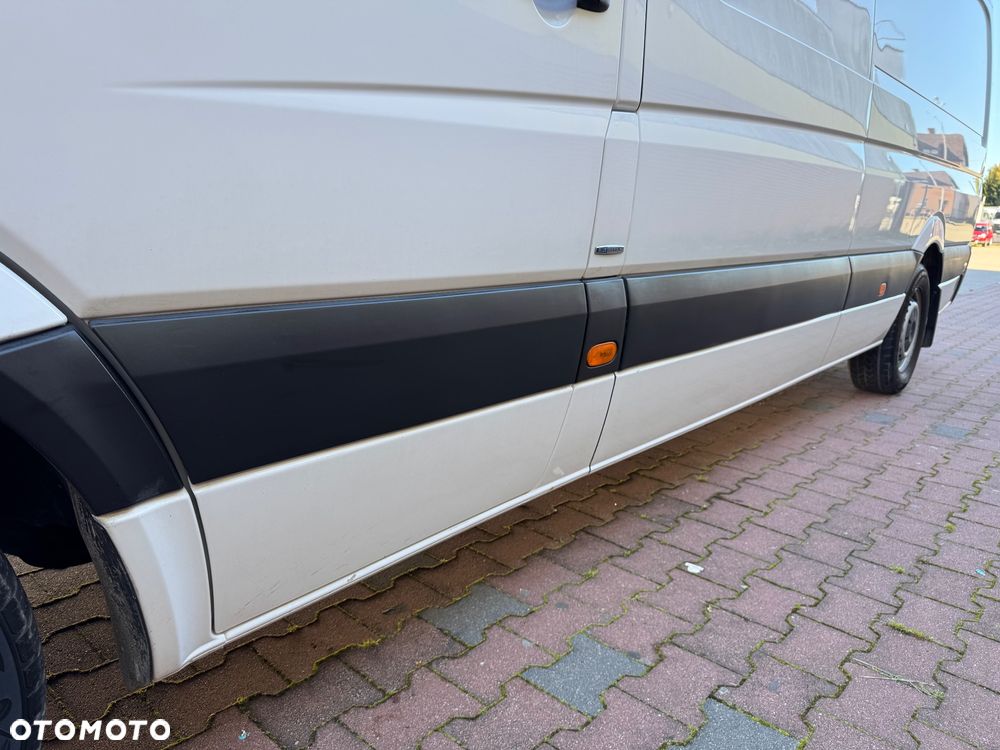 Mercedes-Benz Sprinter - 21