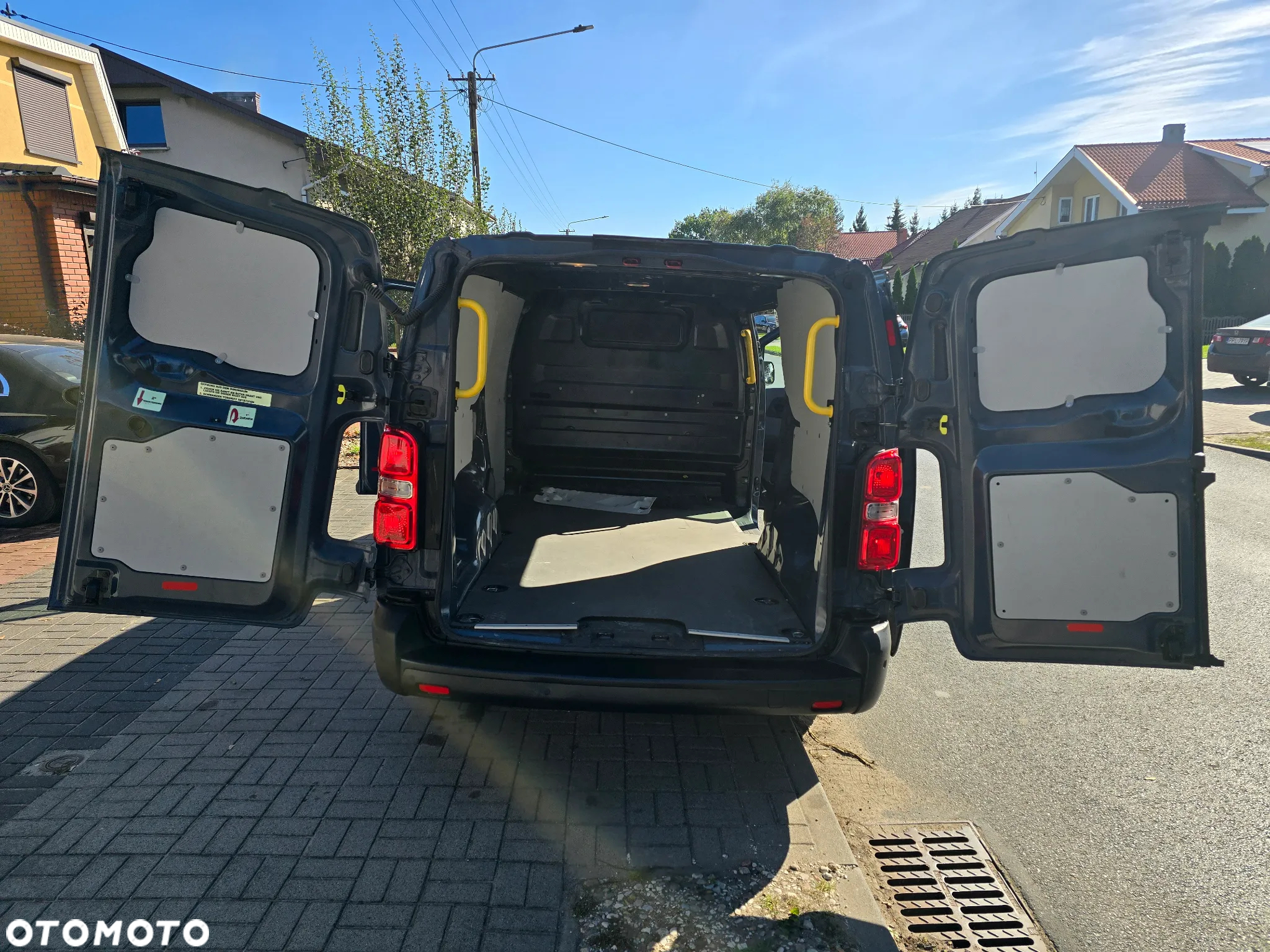 Opel VIVARO - 11