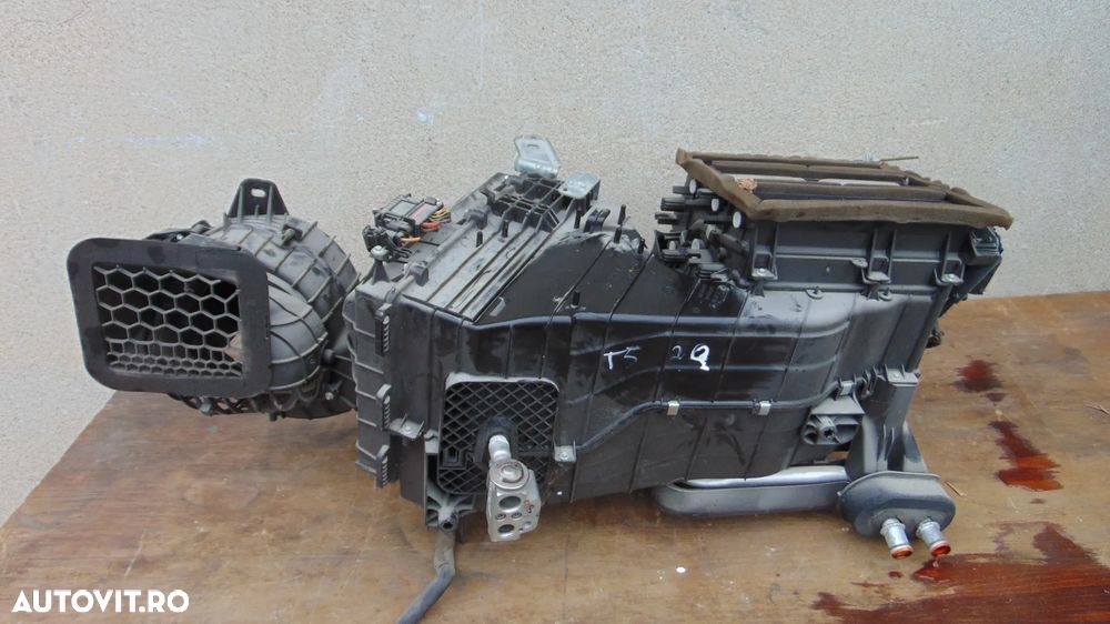 Carcasa aeroterma bord Volkswagen Transporter T5 2.0 diesel an 2009-2015 - 2