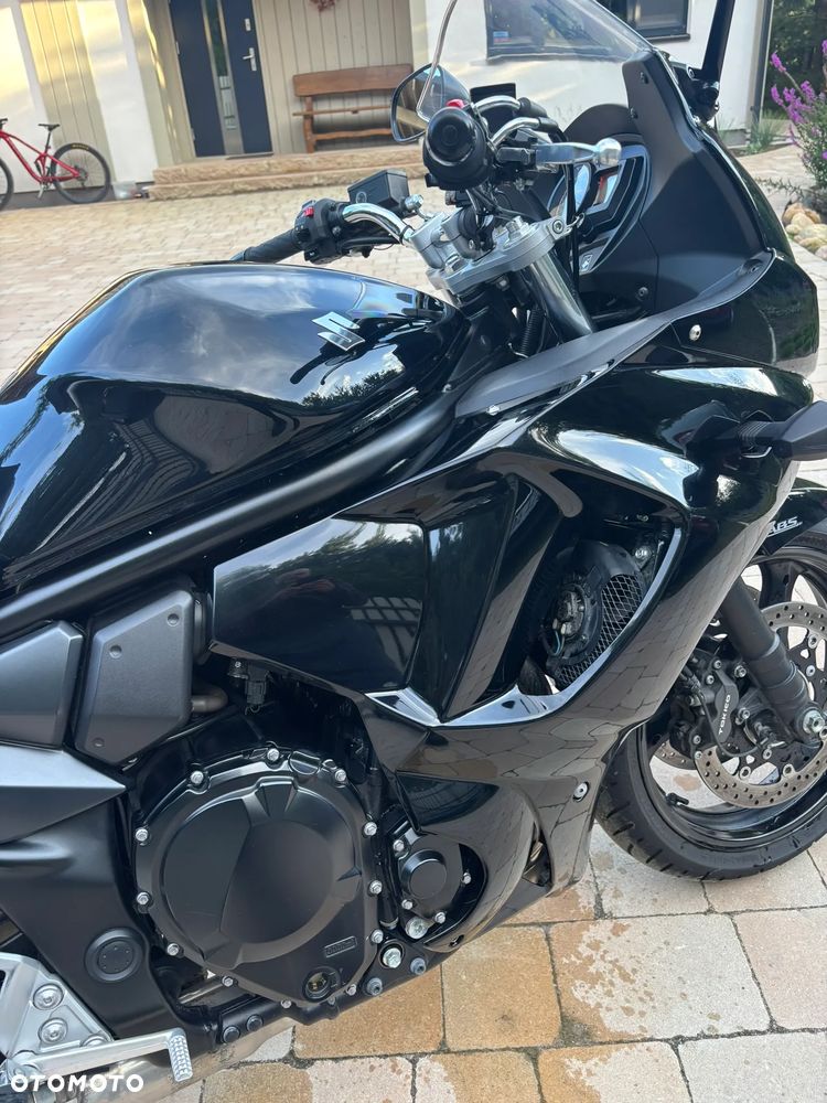 Suzuki GSX - 32