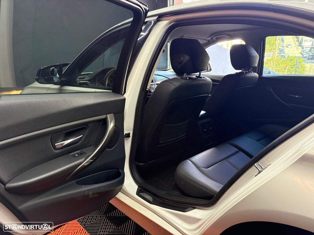 BMW 320 d Efficient Dynamic Edition Modern Line - 38