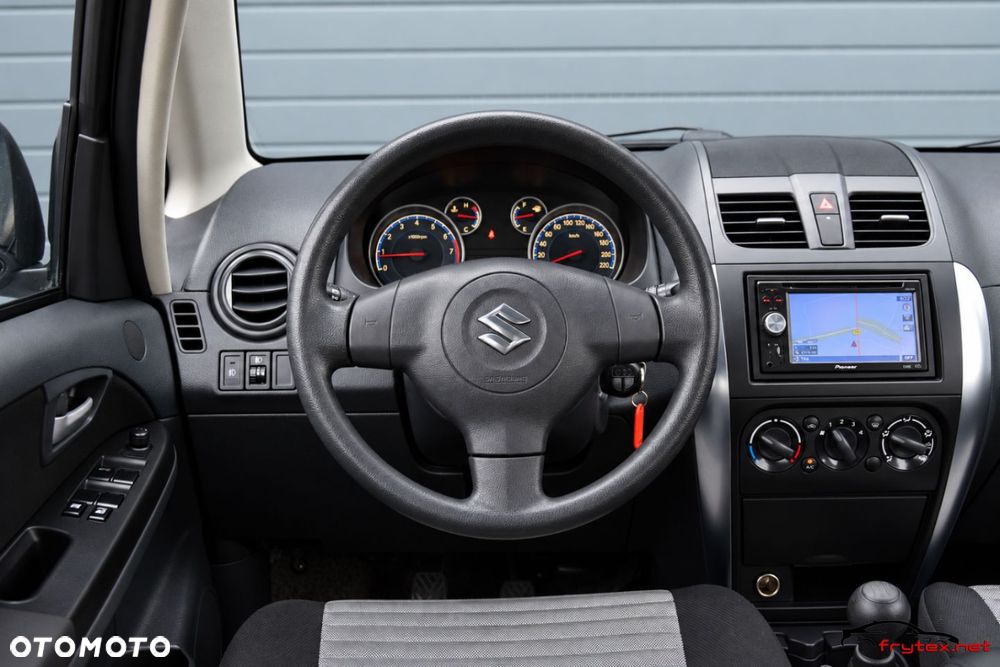 Suzuki SX4 - 31