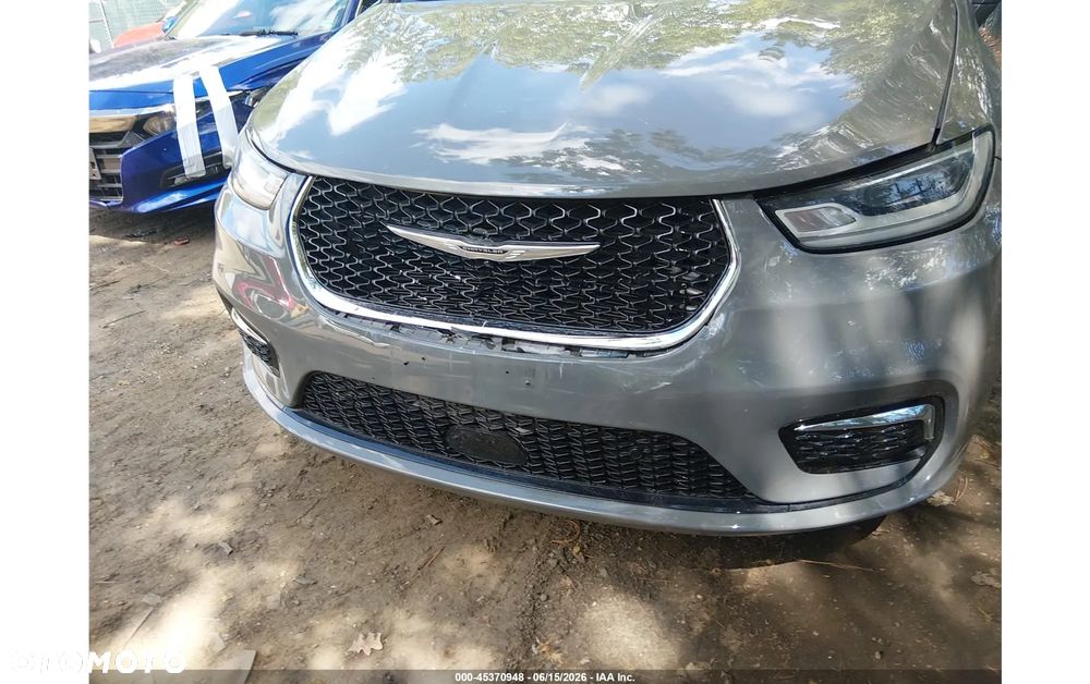 Chrysler Pacifica - 10