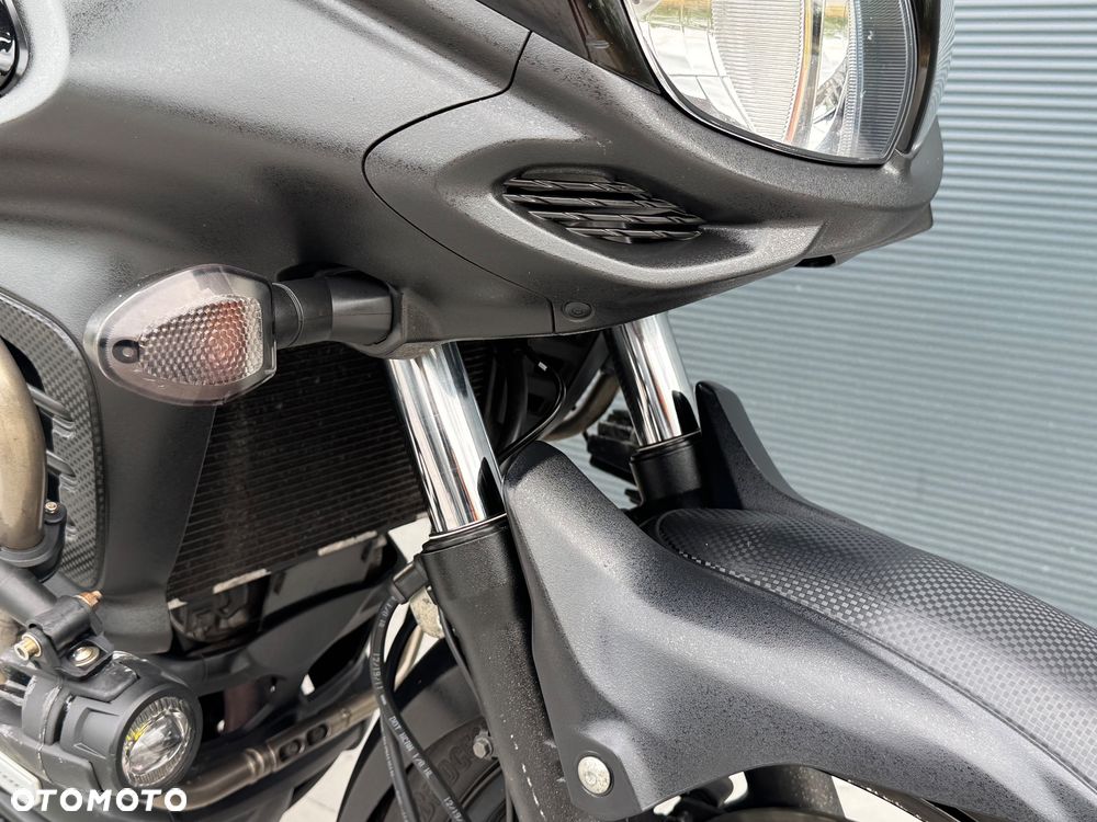 Suzuki V-STROM - 11
