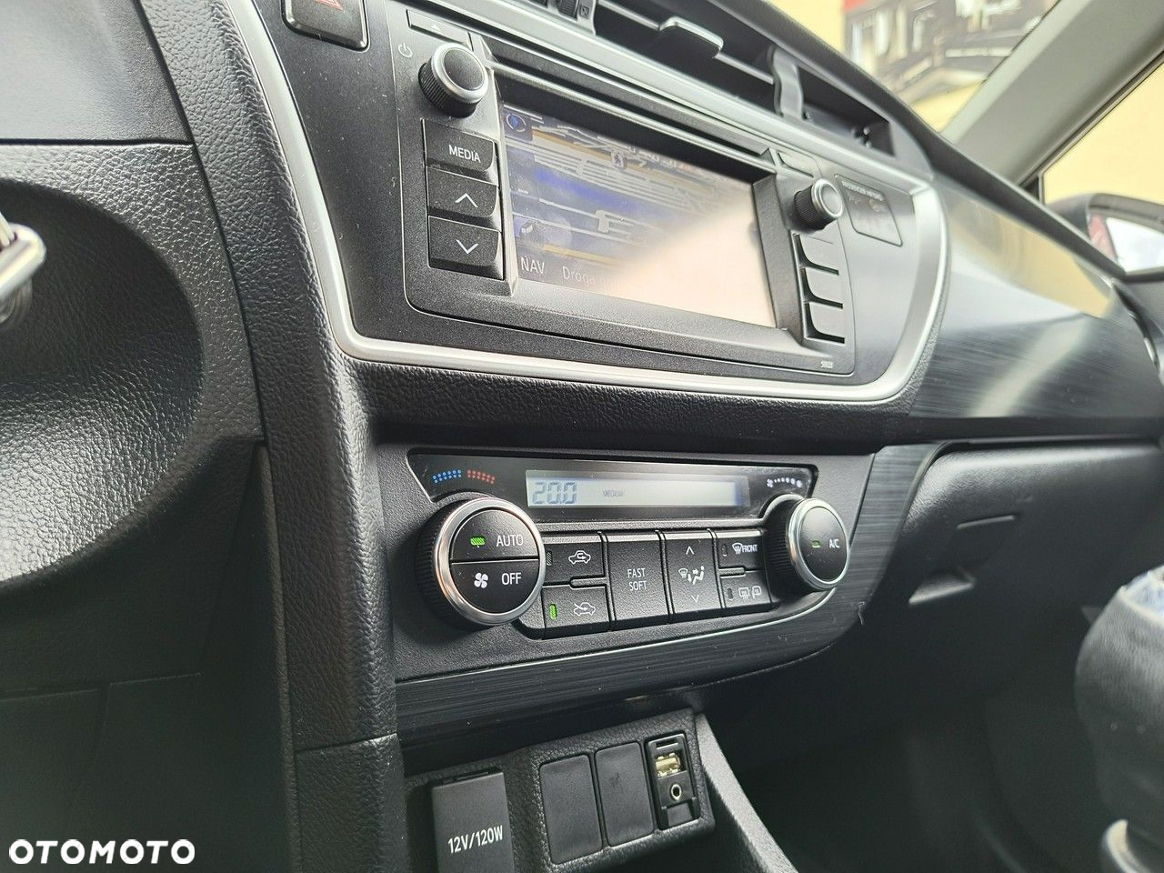 Toyota Auris 1.4 D-4D Comfort - 18