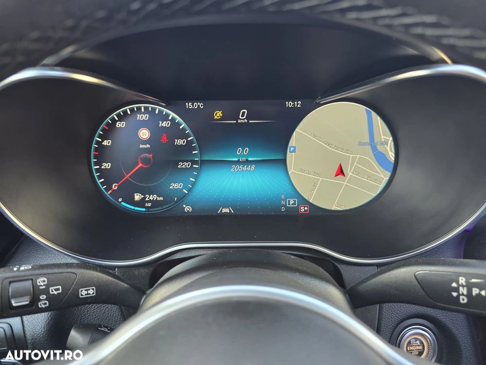 Mercedes-Benz GLC 300 d 4MATIC - 36