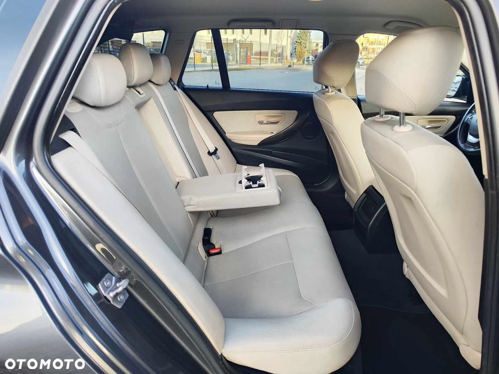 BMW Seria 3 318d Blue Performance - 25