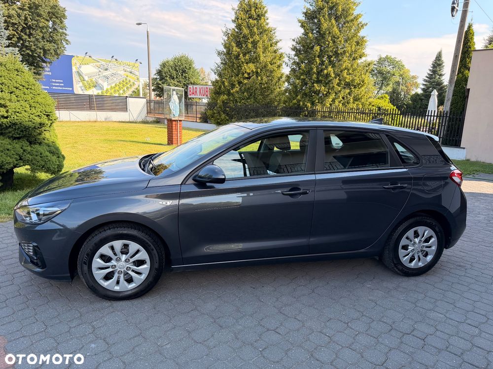 Hyundai i30 1.5 DPI Classic + - 5