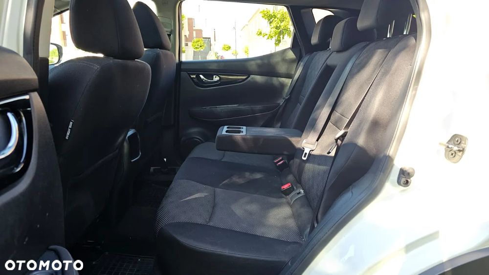 Nissan Qashqai 1.6 DIG-T N-Connecta - 12