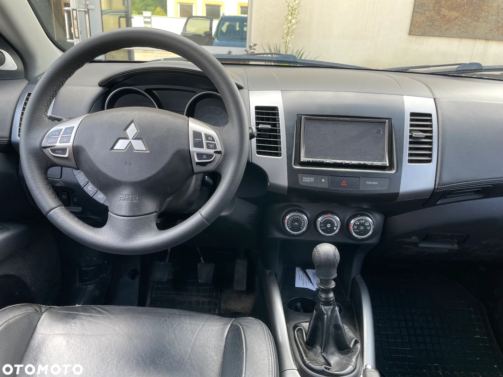Mitsubishi Outlander 2.0 DID Instyle NAVI - 8