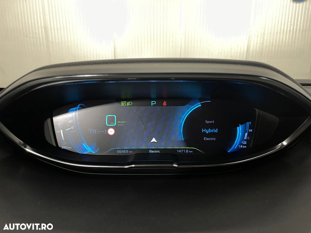Peugeot 3008 225 e-EAT8 GT - 35