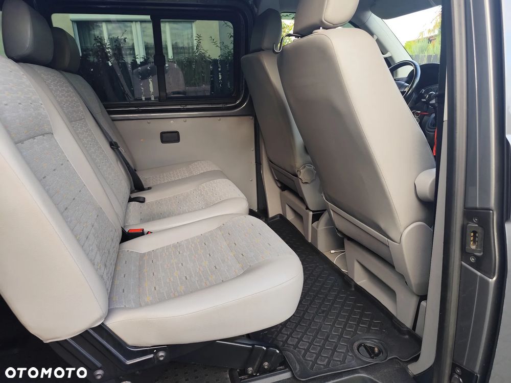 Volkswagen Transporter - 7