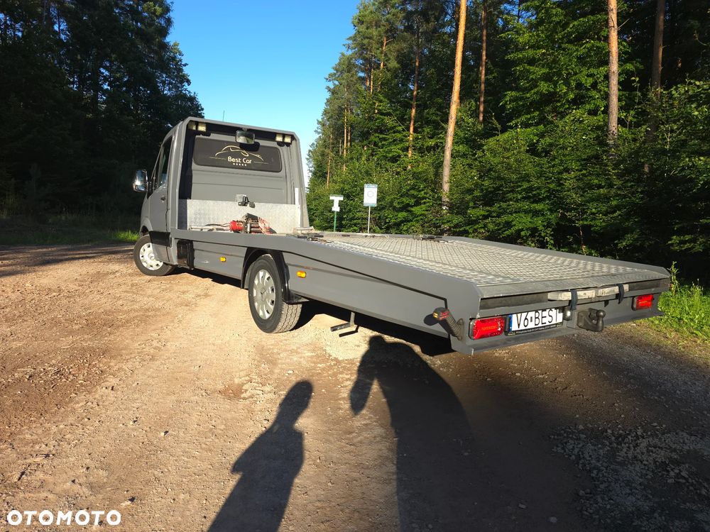Mercedes-Benz Sprinter - 13