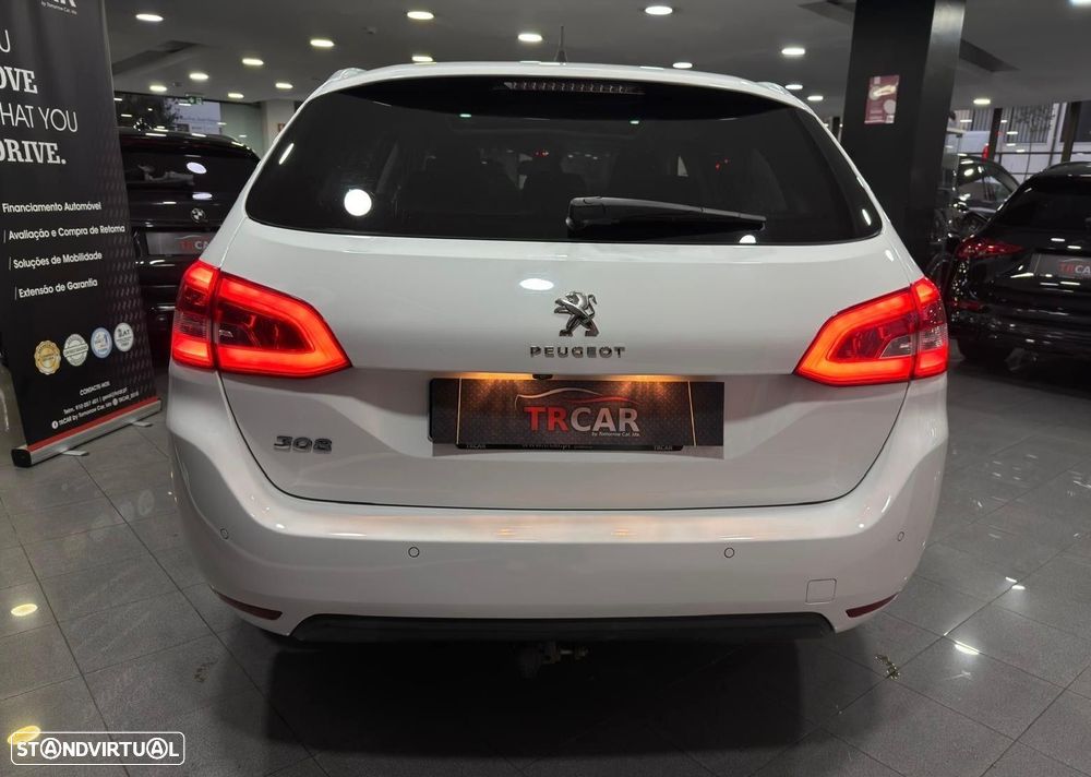 Peugeot 308 SW 1.2 PureTech Allure EAT6 - 33