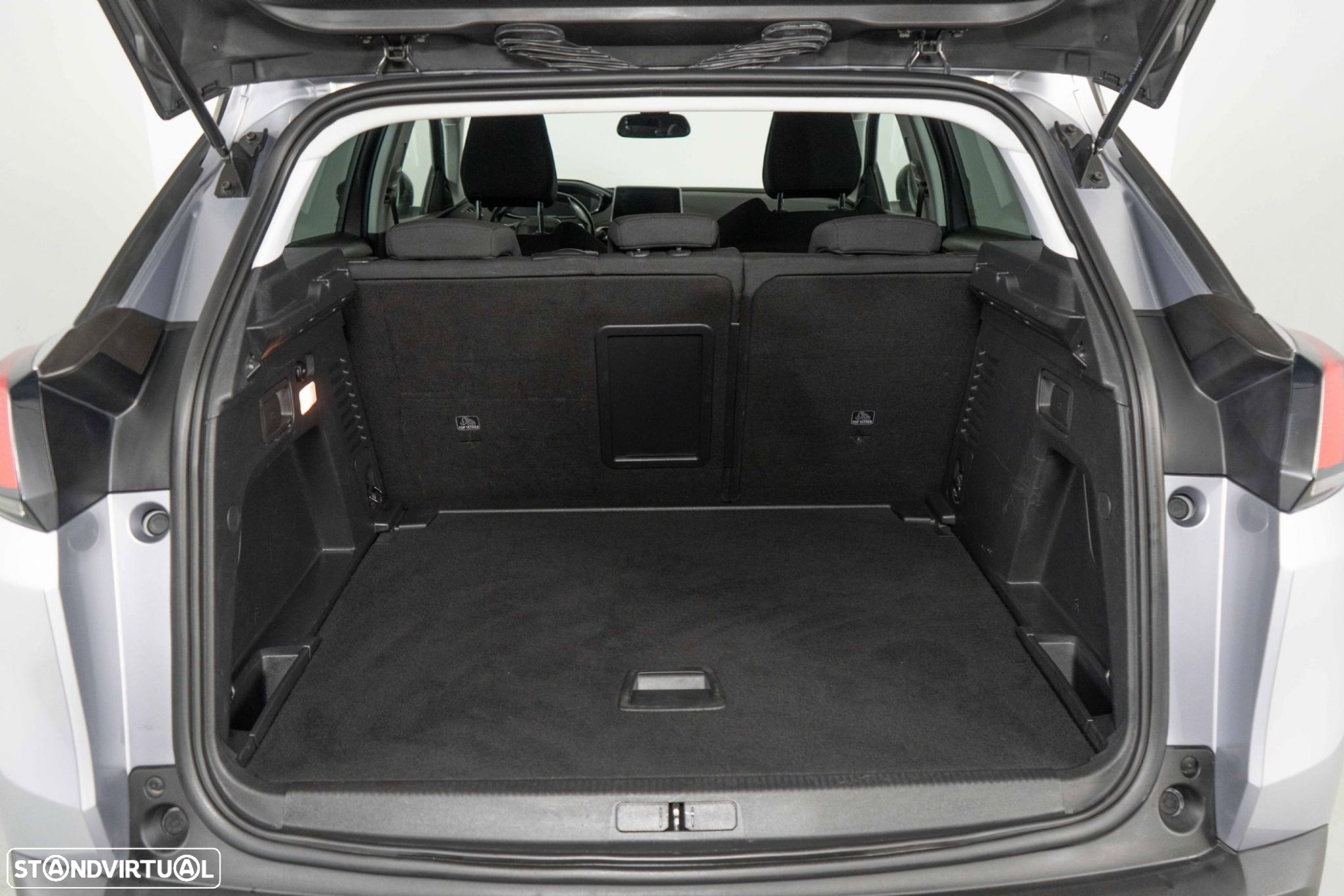 Peugeot 3008 1.5 BlueHDi Allure Baixo Consumo EAT8 - 11