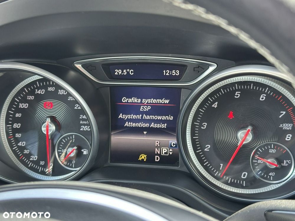 Mercedes-Benz CLA 220 4-Matic Urban - 32