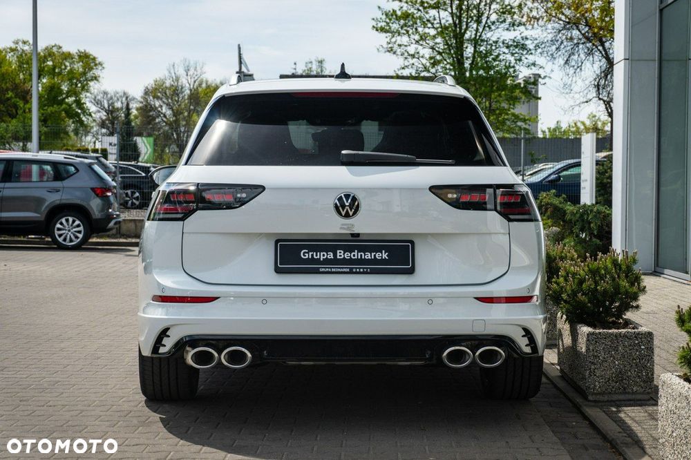 Volkswagen Golf - 8