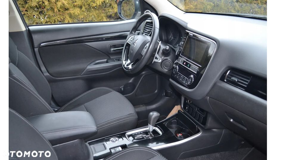 Mitsubishi Outlander 2.0 Intense 4WD CVT - 16