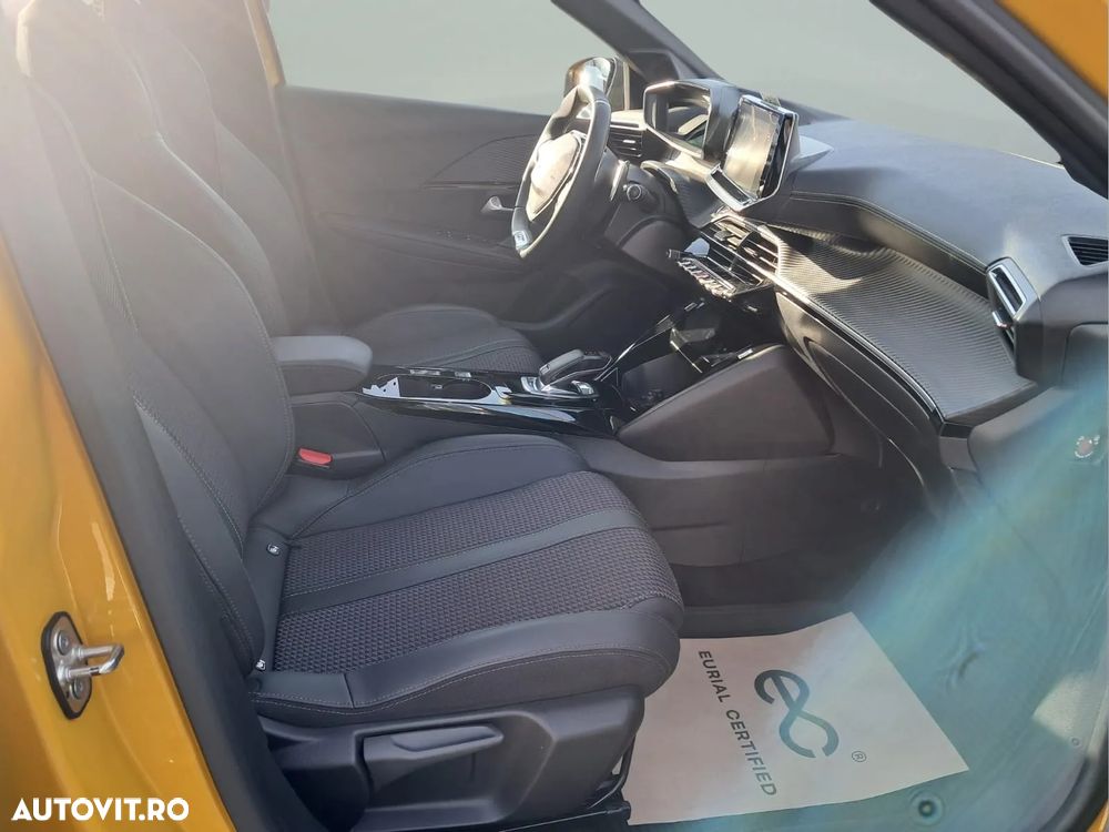 Peugeot 208 1.2 L PureTech STT EAT8 GT Line - 11