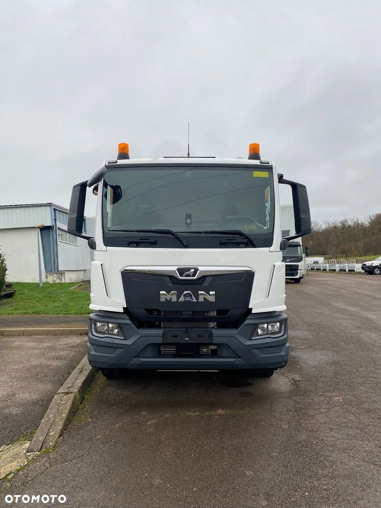 MAN TGM - 8