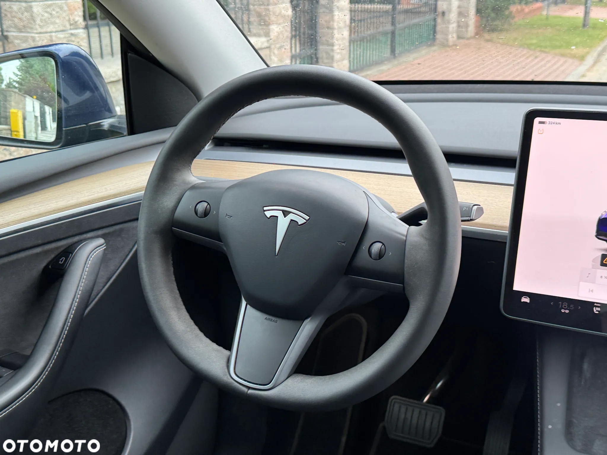 Tesla Y Model RWD - 17