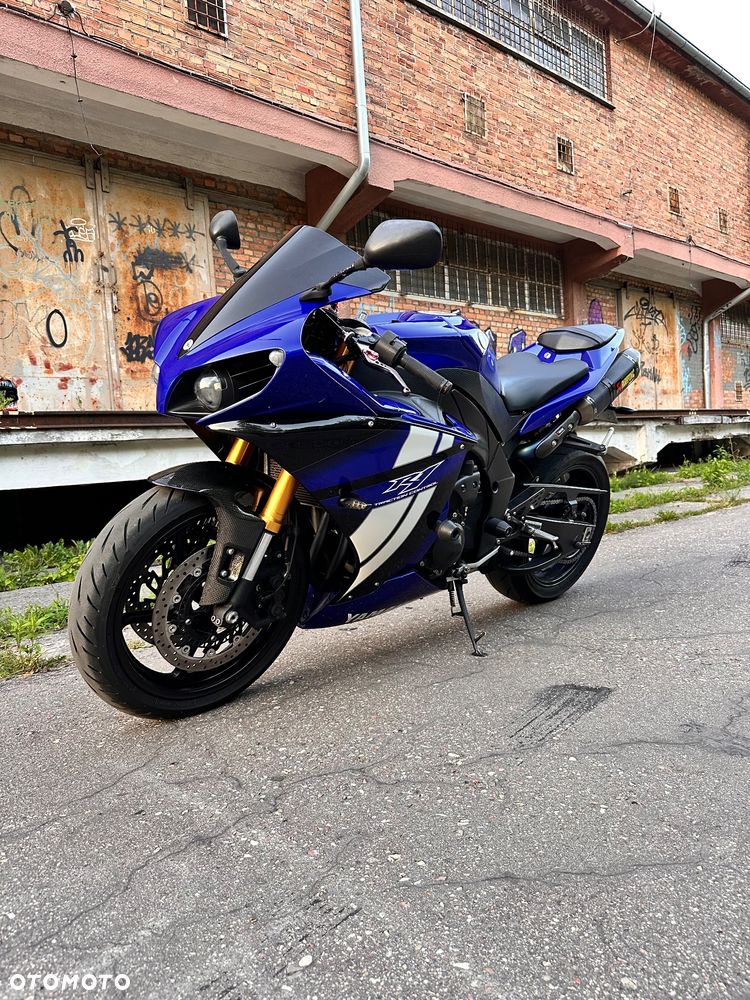 Yamaha R1 - 7