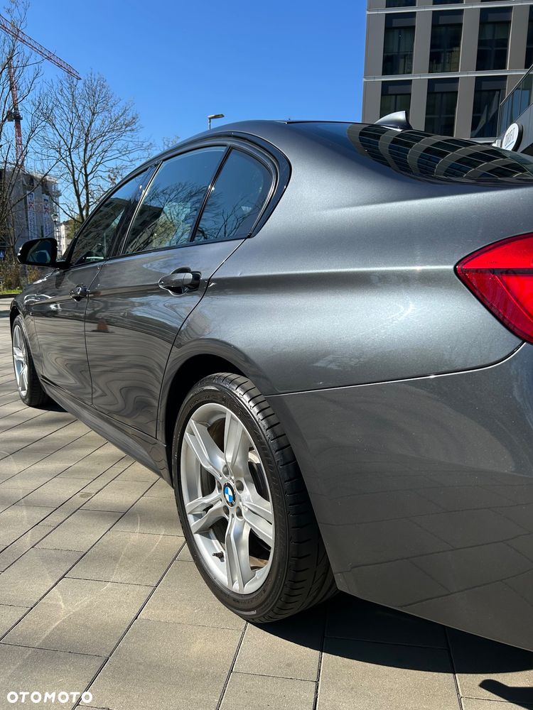 BMW Seria 3 320i xDrive M Sport - 11