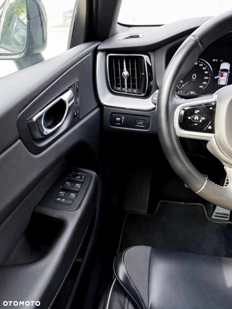 Volvo XC 60 B4 D AWD R-Design - 13
