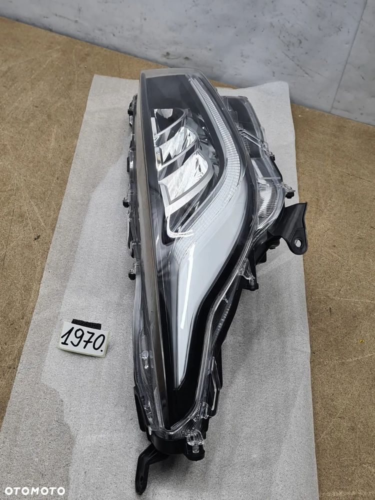 Toyota Yaris 4 IV od 20r lampa prawy prawa przednia przód Full Led - 10