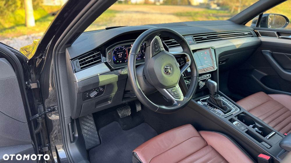Volkswagen Passat 2.0 TDI SCR DSG Elegance - 10